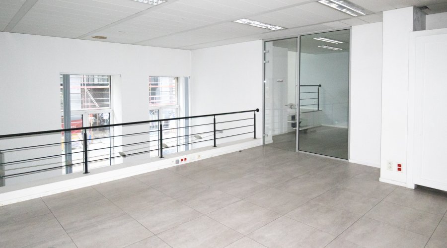 ROYALE 180 / Invest 1.026 m² retail + vacant 