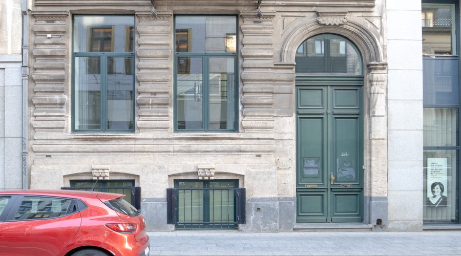 ROYALE 180 / Invest 1.026 m² retail + vacant 