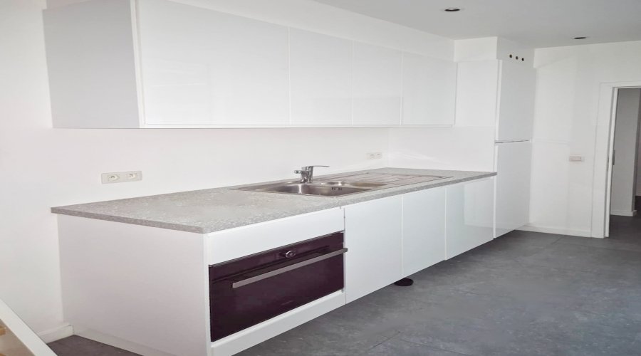 ROYALE 180 / Invest 1.026 m² retail + vacant 