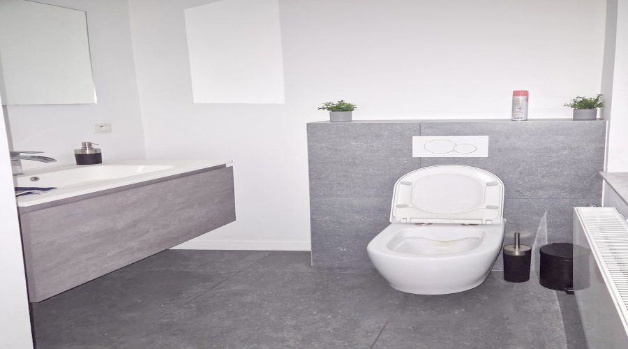 ROYALE 180 / Invest 1.026 m² retail + vacant 